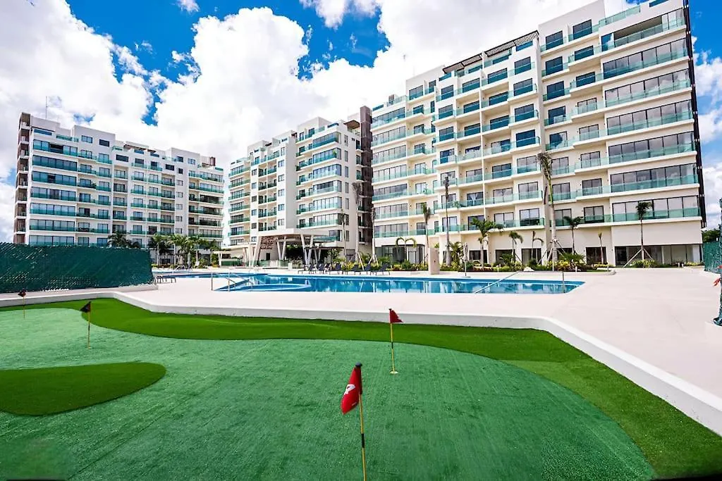 Apartment 2 Rooms, Pools, Tennis, Spa, Gym, Petpark, Jacuzzi Playa del Carmen